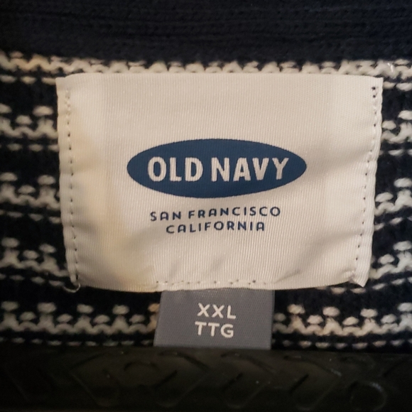 Old navy sweater - Picture 2 of 4